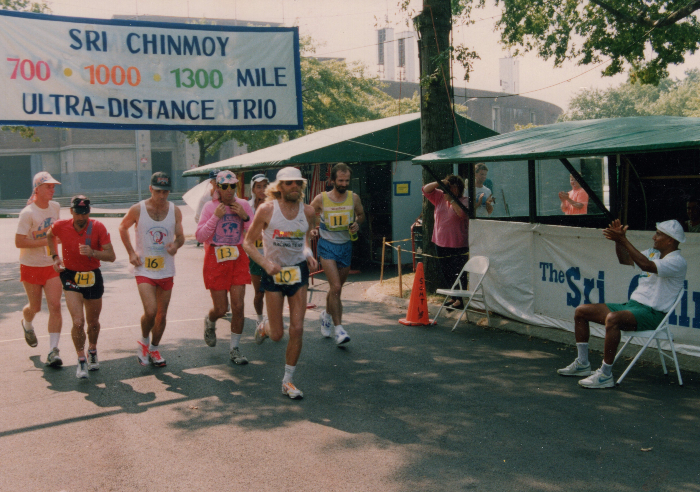 Sibling rivalry: Multi-day Events and Trail Ultras 2 Sri Chinmoy 1,300-mile race in 1991. All photos courtesy of Sri Chinmoy Archives.
