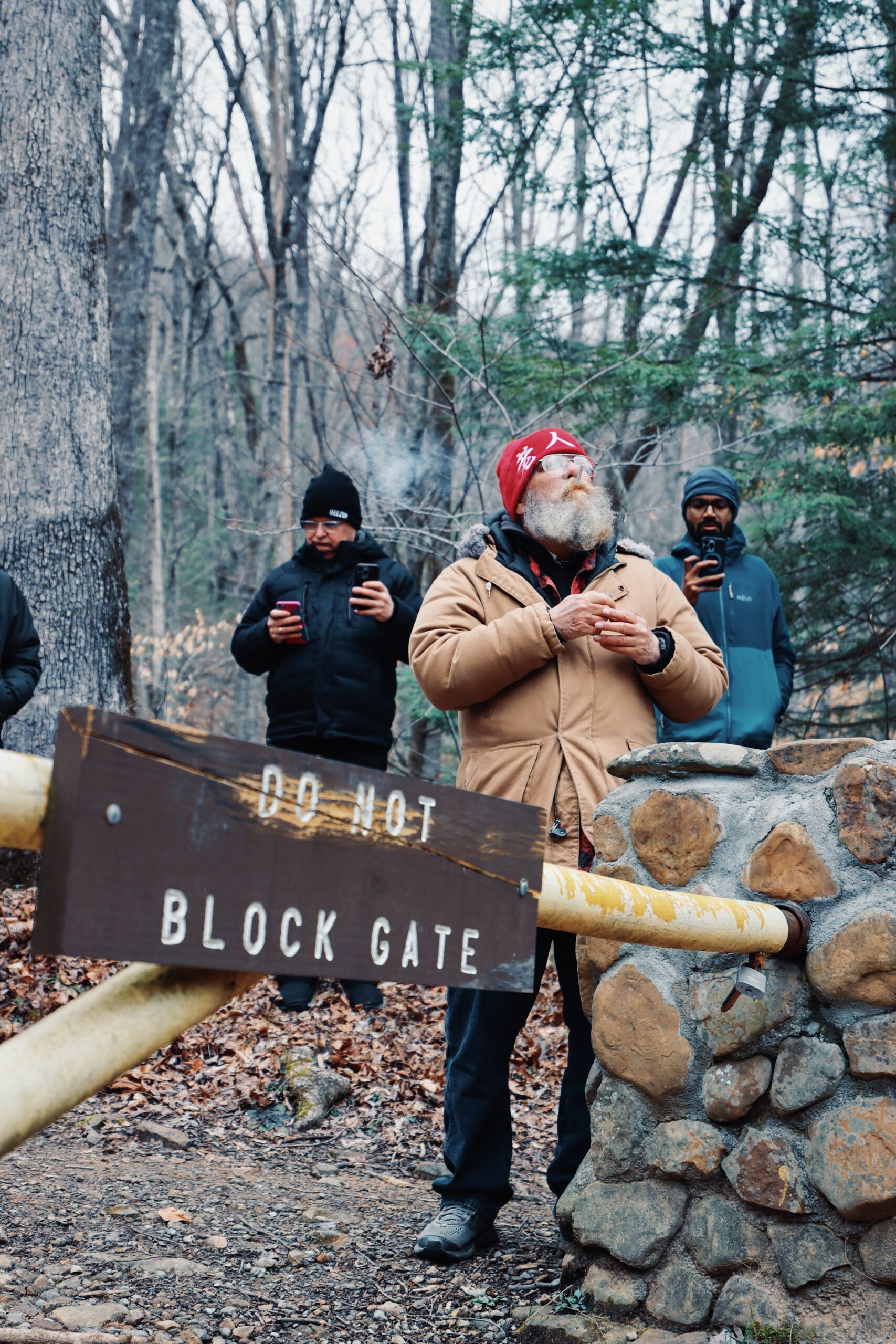 Lazarus Lake lighting his cigarette marking the start of the Barkley Marathons 2023