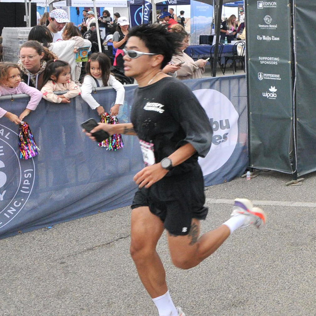 Hit Me Where It Hurts: How Ultrarunners Navigate Physical and Mental Pain 10 How ultrarunners manage physical and mental pain